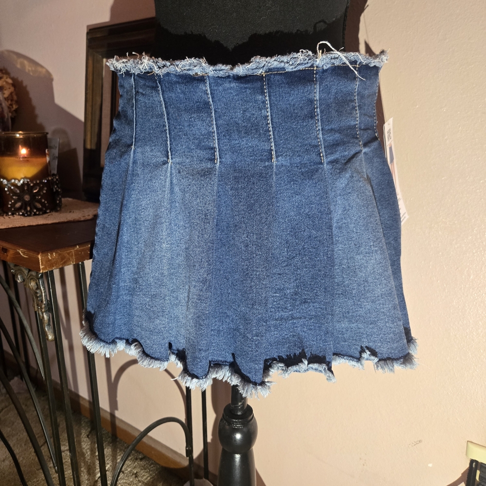 Frayed Hem Denim Skort